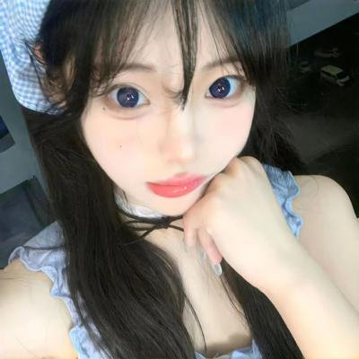 她从星光中走来
